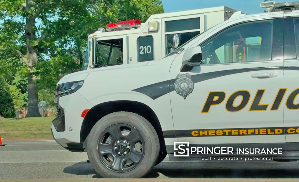 A Chesterfield County Police patrol and engine on Courthouse Rd.
